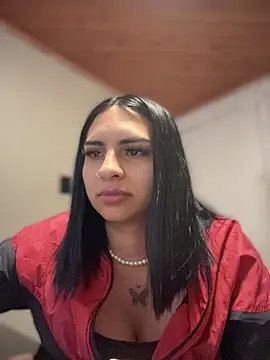 Hilary pinkk online show from December 4, 2025, 2:10 am