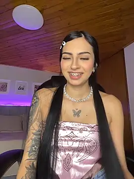 Snapshot of Hilary_pinkk chatting on June 21, 2026, 1:30 am Hilary pinkk online show from June 21, 2026, 1:30 am