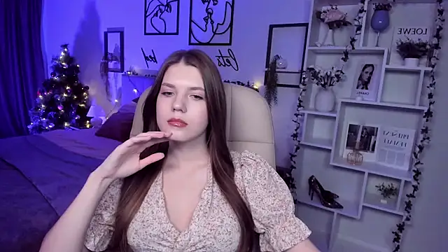 Snapshot of BellaSweetHeart chatting on December 11, 2024, 3:05 pm BellaSweetHeart online show from December 11, 2024, 3:05 pm