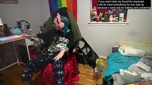 tallnerdyguy online show from March 18, 2025, 2:25 am