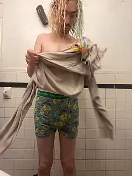 tallnerdyguy online show from October 26, 2025, 9:53 pm