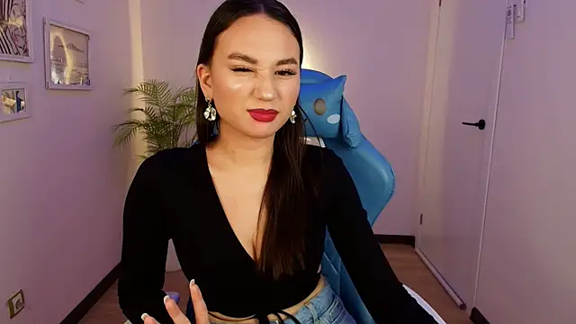 Snapshot of margeriTirell chatting on December 3, 2025, 8:45 am margeriTirell online show from December 3, 2025, 8:45 am