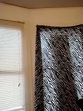 ivylee31 online show from February 7, 2025, 10:20 pm