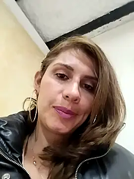 Snapshot of Alysson-- chatting on January 24, 2025, 4:39 pm Alysson-- online show from January 24, 2025, 4:39 pm