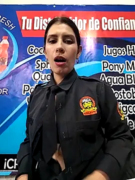 Snapshot of Alysson-- chatting on September 17, 2025, 1:02 pm Alysson-- online show from September 17, 2025, 1:02 pm