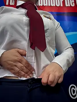 Snapshot of Alysson-- chatting on November 18, 2025, 12:42 pm Alysson-- online show from November 18, 2025, 12:42 pm