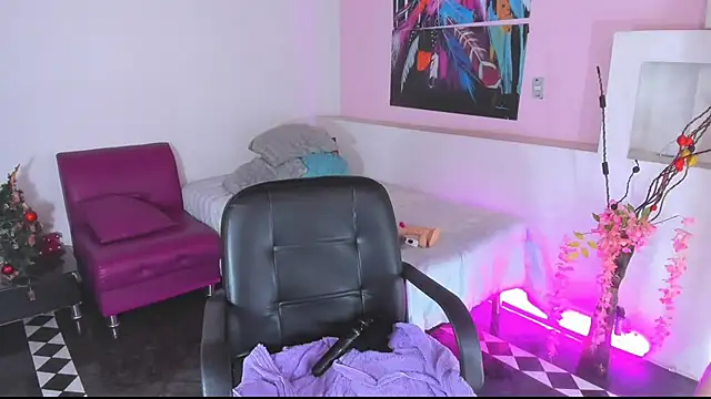 Snapshot of lunoxx_ chatting on December 29, 2024, 1:28 pm lunoxx online show from December 29, 2024, 1:28 pm