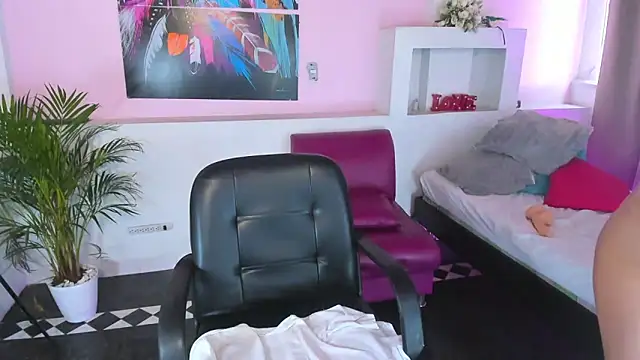 Snapshot of lunoxx_ chatting on January 11, 2025, 8:54 pm lunoxx online show from January 11, 2025, 8:54 pm