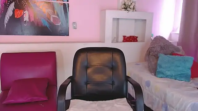 Snapshot of lunoxx_ chatting on February 5, 2025, 3:31 pm lunoxx online show from February 5, 2025, 3:31 pm