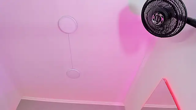 Snapshot of AmberiniHoffman chatting on March 12, 2025, 6:00 pm AmberiniHoffman online show from March 12, 2025, 6:00 pm