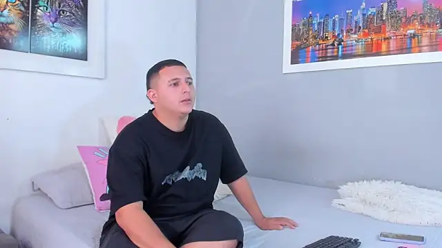 Snapshot of naughtyloverss chatting on February 6, 2025, 2:58 pm naughtyloverss online show from February 6, 2025, 2:58 pm