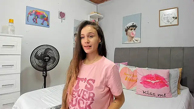 naughtyloverss online show from June 23, 2026, 1:53 pm