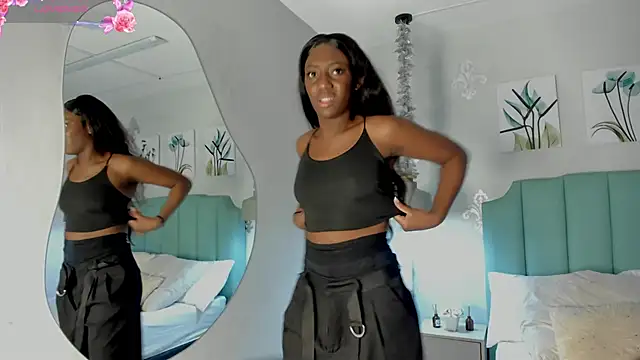 Snapshot of Khenta_Michells chatting on February 10, 2025, 4:58 pm Khenta Michells online show from February 10, 2025, 4:58 pm