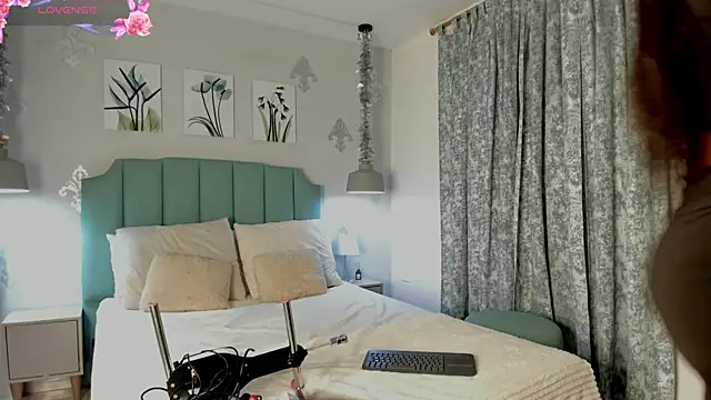 Snapshot of Khenta_Michells chatting on February 13, 2025, 9:51 am Khenta Michells online show from February 13, 2025, 9:51 am