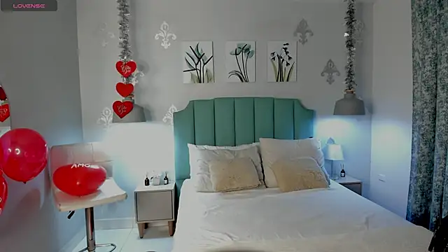 Snapshot of Khenta_Michells chatting on February 14, 2025, 10:38 am Khenta Michells online show from February 14, 2025, 10:38 am