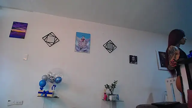 vixenxqueens online show from September 12, 2025, 8:31 pm