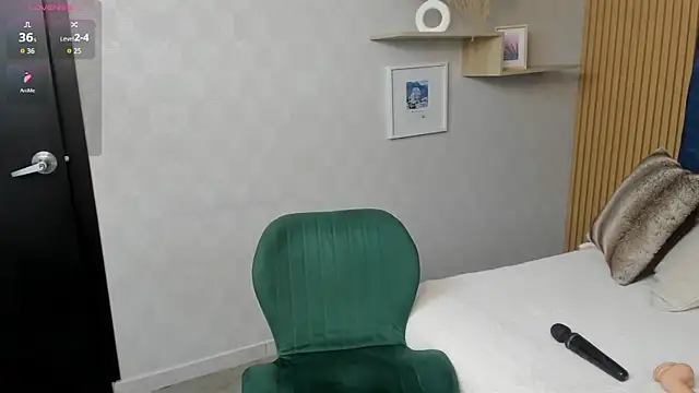 Snapshot of Charlotte_Mayer chatting on May 11, 2026, 2:45 pm Charlotte Mayer online show from May 11, 2026, 2:45 pm