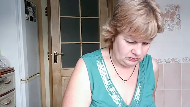 Snapshot of Ettie_Tonia chatting on January 12, 2025, 12:44 pm Ettie Tonia online show from January 12, 2025, 12:44 pm