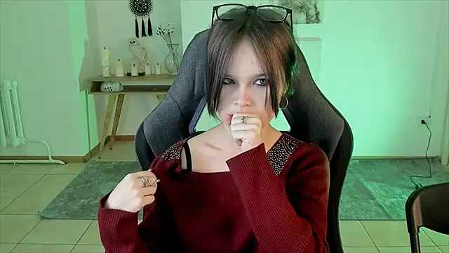 Elainebeness online show from December 4, 2024, 9:18 am