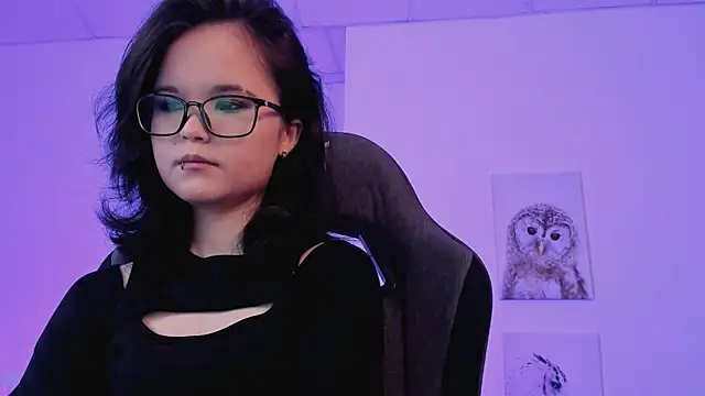 Elainebeness online show from March 14, 2025, 7:12 pm