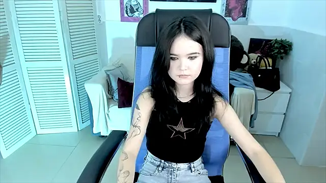 Elainebeness online show from October 7, 2025, 7:00 pm