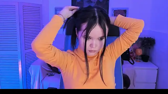 Elainebeness online show from October 26, 2025, 7:09 pm