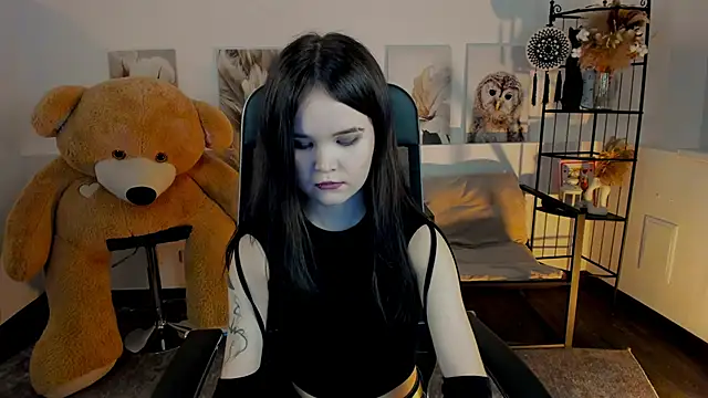 Elainebeness online show from November 26, 2025, 5:36 pm