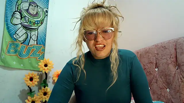 Snapshot of taylor198115 chatting on December 25, 2024, 12:15 pm taylor198115 online show from December 25, 2024, 12:15 pm