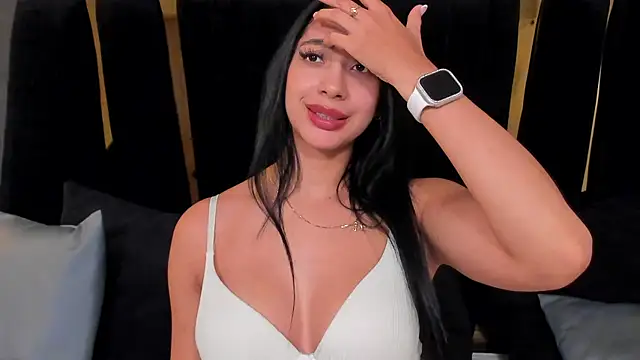 Snapshot of julieta_jewel chatting on January 23, 2025, 3:54 pm julieta jewel online show from January 23, 2025, 3:54 pm