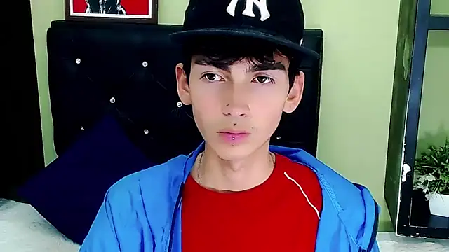 Snapshot of ttimy_x_boy chatting on January 15, 2025, 10:57 pm ttimy x boy online show from January 15, 2025, 10:57 pm