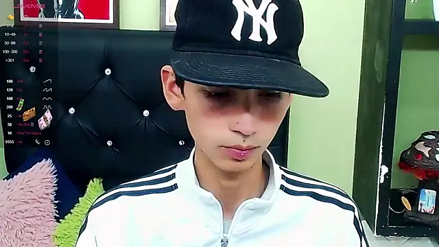 Snapshot of ttimy_x_boy chatting on January 20, 2025, 11:43 pm ttimy x boy online show from January 20, 2025, 11:43 pm