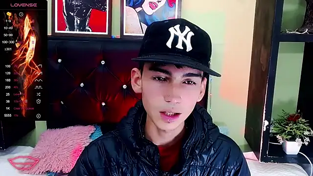 Snapshot of ttimy_x_boy chatting on February 21, 2025, 8:38 pm ttimy x boy online show from February 21, 2025, 8:38 pm