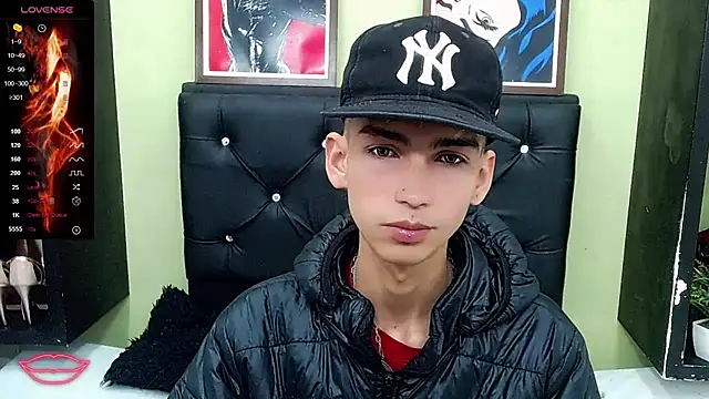 Snapshot of ttimy_x_boy chatting on March 10, 2025, 8:12 pm ttimy x boy online show from March 10, 2025, 8:12 pm