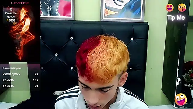 Snapshot of ttimy_x_boy chatting on March 14, 2025, 11:53 pm ttimy x boy online show from March 14, 2025, 11:53 pm