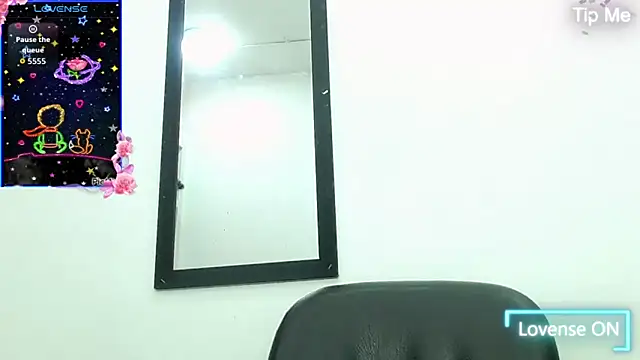 Snapshot of ttimy_x_boy chatting on September 24, 2025, 4:27 am ttimy x boy online show from September 24, 2025, 4:27 am