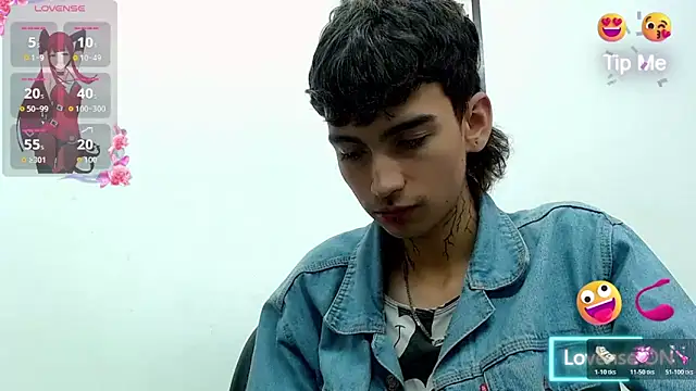 Snapshot of ttimy_x_boy chatting on October 24, 2025, 4:20 am ttimy x boy online show from October 24, 2025, 4:20 am