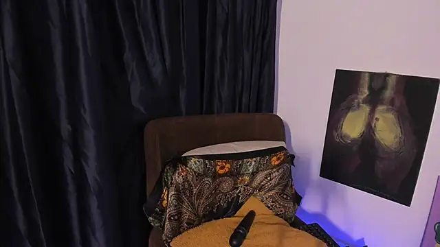 Snapshot of badsombra chatting on October 6, 2025, 4:26 pm badsombra online show from October 6, 2025, 4:26 pm