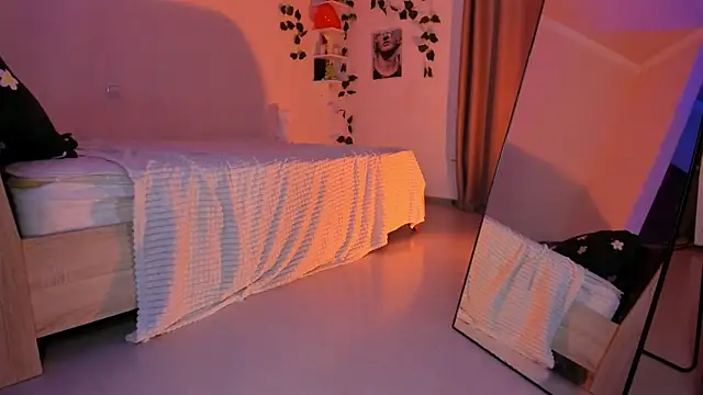 Snapshot of Emily_relish chatting on February 22, 2025, 4:19 pm Emily relish online show from February 22, 2025, 4:19 pm