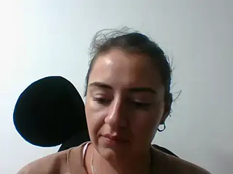  karlie kloss  online show from December 6, 2024, 12:56 am