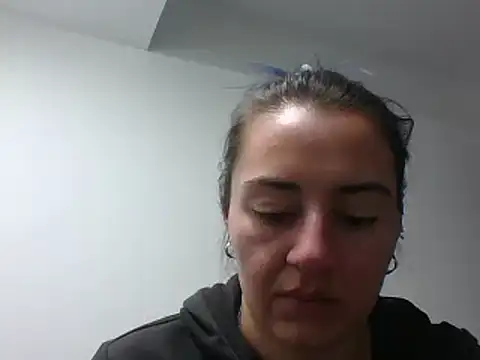  karlie kloss  online show from December 11, 2024, 1:58 am