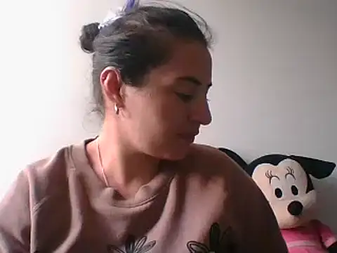  karlie kloss  online show from December 11, 2024, 9:01 pm