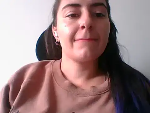  karlie kloss  online show from January 16, 2025, 6:27 pm