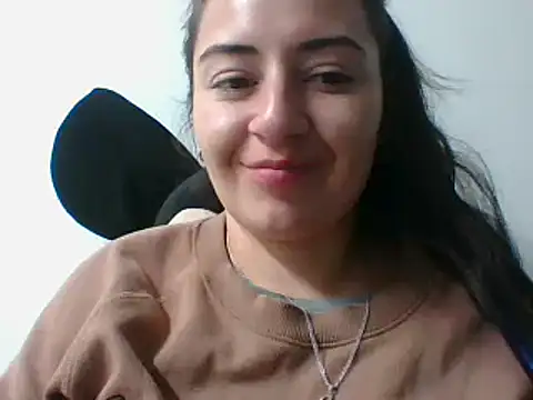  karlie kloss  online show from February 3, 2025, 1:09 am