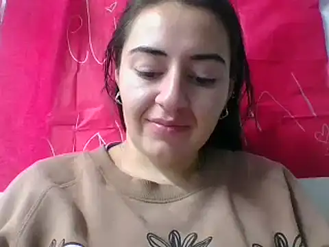  karlie kloss  online show from March 6, 2025, 12:21 am