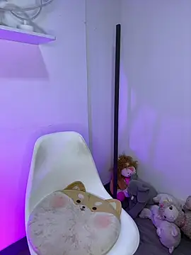 kristynmassey online show from February 6, 2025, 9:49 pm