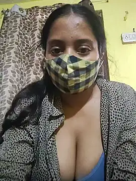 bigtitsqueen online show from June 2, 2026, 7:10 am