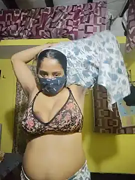 bigtitsqueen online show from June 13, 2026, 4:38 pm