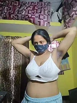 bigtitsqueen online show from June 17, 2026, 9:01 am