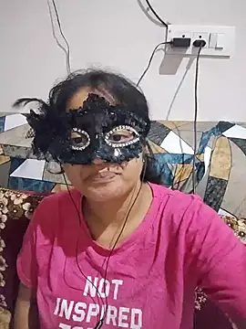 bigtitsqueen online show from July 29, 2026, 10:08 pm