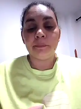 Snapshot of MirandaSoto chatting on February 11, 2025, 12:05 pm MirandaSoto online show from February 11, 2025, 12:05 pm